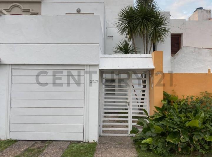 Casa · 105m² · 4 Ambientes · 2 Cocheras