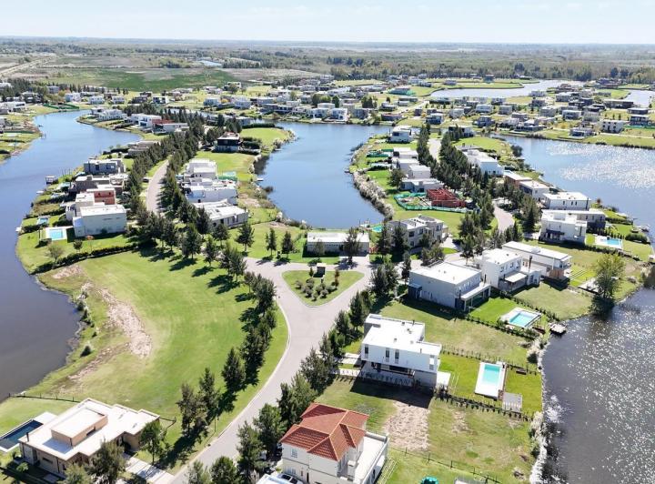 Terreno · 900m²