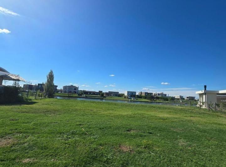 Terreno · 1268m²