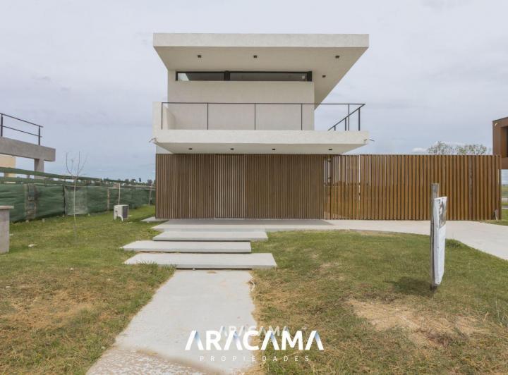 Casa · 133m² · 4 Ambientes · 1 Cochera