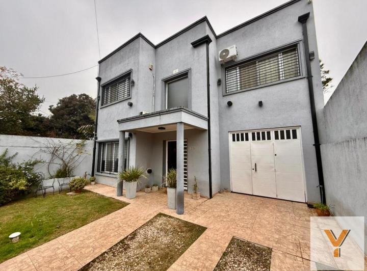 Casa · 210m² · 4 Ambientes