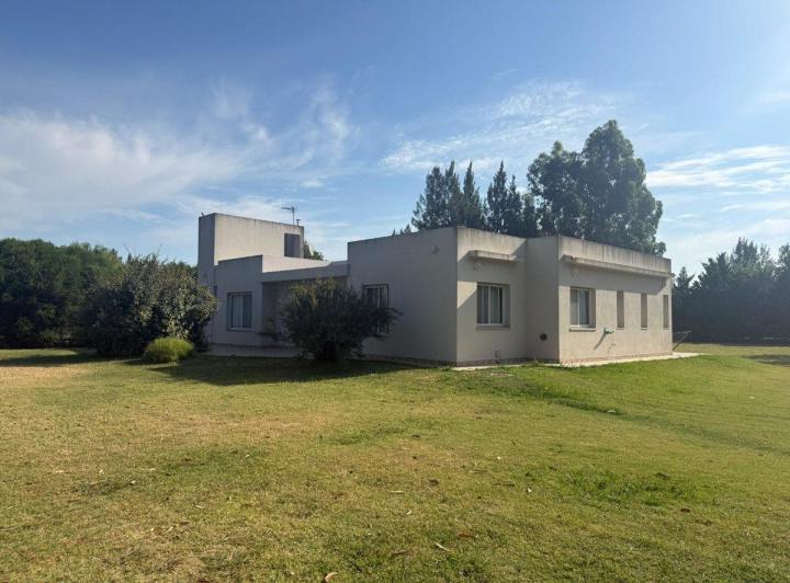 Casa · 133m² · 4 Ambientes · 2 Cocheras