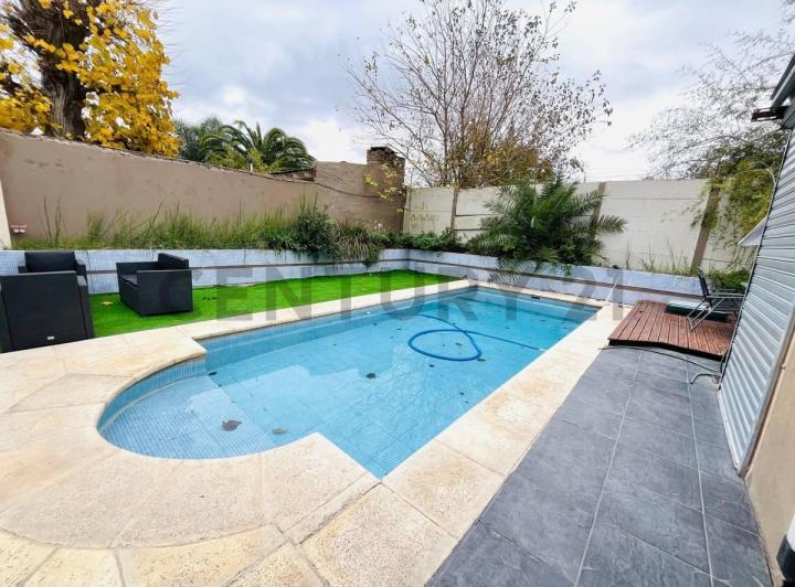 Casa · 90m² · 3 Ambientes · 2 Cocheras