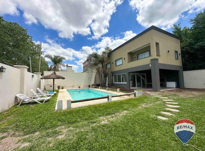 Casa · 140m² · 4 Ambientes · 1 Cochera