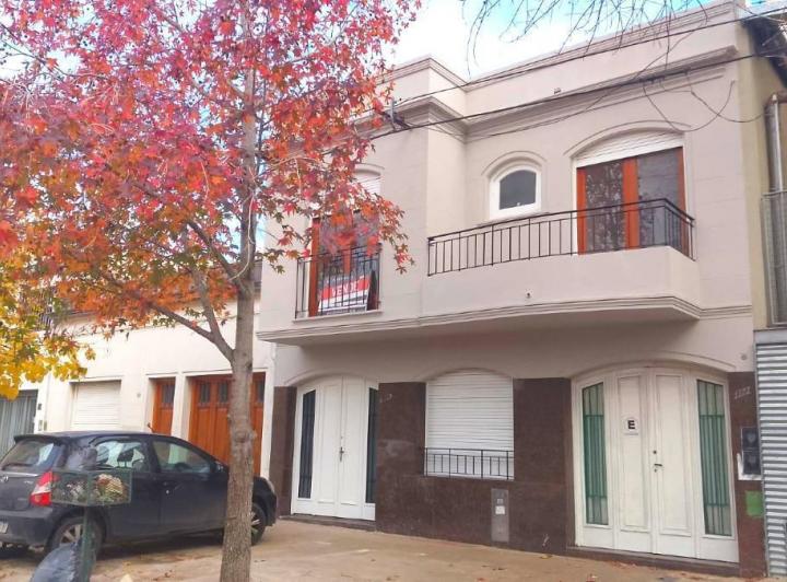 Casa · 110m² · 6 Ambientes · 1 Cochera