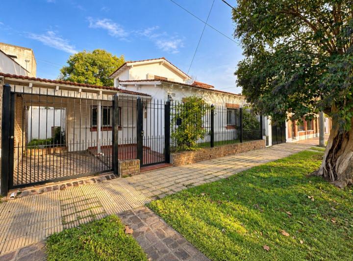 Casa · 76m² · 3 Ambientes · 2 Cocheras