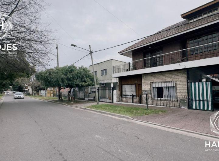 Casa · 178m² · 3 Ambientes · 1 Cochera