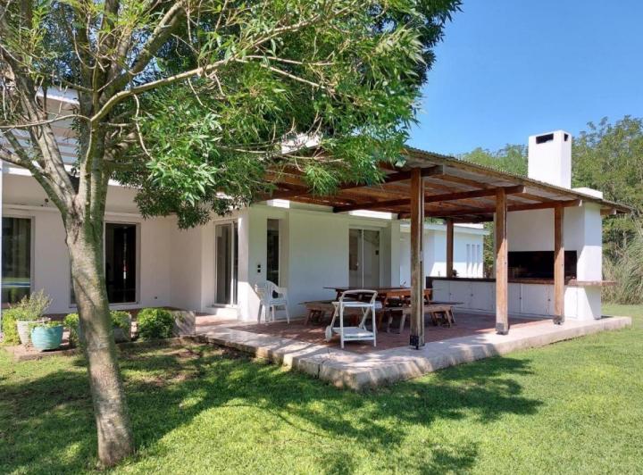 Casa · 170m² · 5 Ambientes · 2 Cocheras
