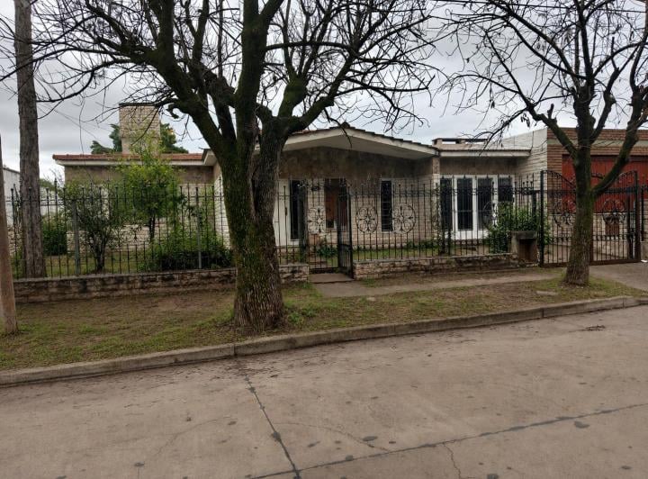 Casa · 170m² · 3 Dormitorios · 1 Cochera
