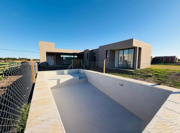 Casa · 156m² · 4 Ambientes · 1 Cochera