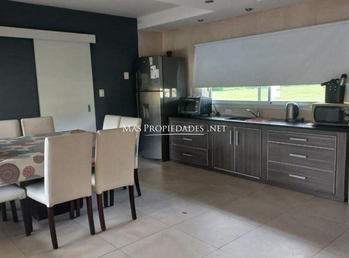 Casa · 150m² · 4 Ambientes · 1 Cochera