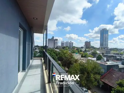 Dpto vendo 3 dorm c/cochera centro rcia.