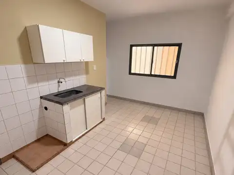 Departamento a una cuadra de la unne. avenida las heras 870.