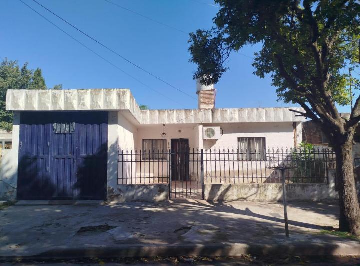 Casa · 250m² · 5 Ambientes · 1 Cochera