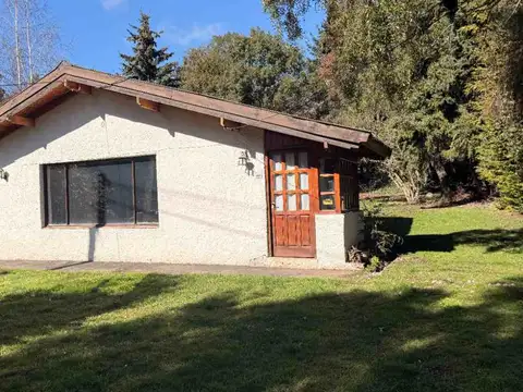 Excelente casa en lote unico!