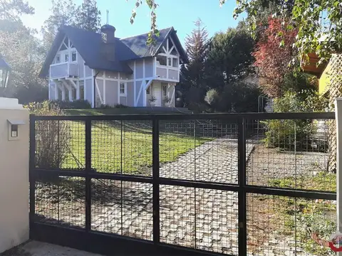 Dos casas en venta en un mismo lote – parque la cascada, bariloche -los quetros al 500
