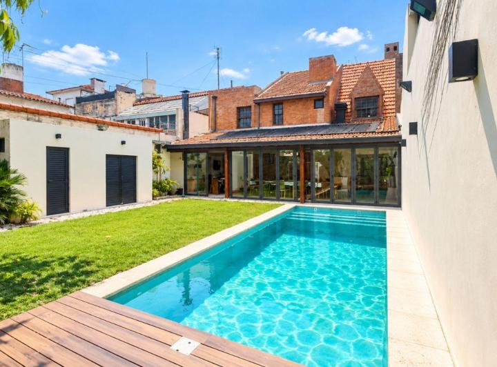 Casa · 223m² · 5 Ambientes · 2 Cocheras