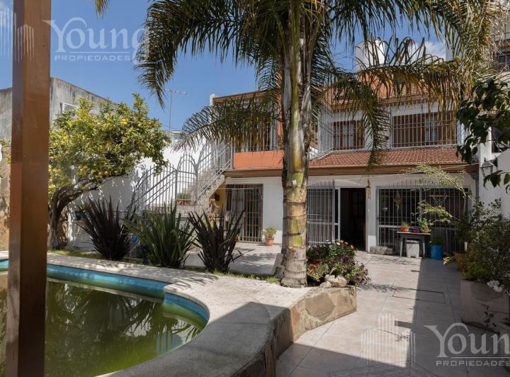 Casa · 364m² · 5 Ambientes · 2 Cocheras