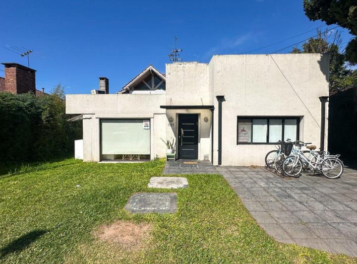 Casa · 229m² · 6 Ambientes · 2 Cocheras
