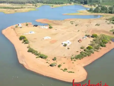 Lote sobre lago - costa del ombú