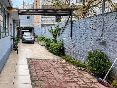 Venta de casa con taller y fosa en san josé