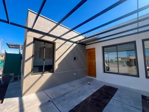 Venta de casa  barrio privado pinar 5 maipu