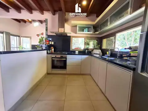 Openhouse vende  hermosa casa barrio en privado guaymallén.