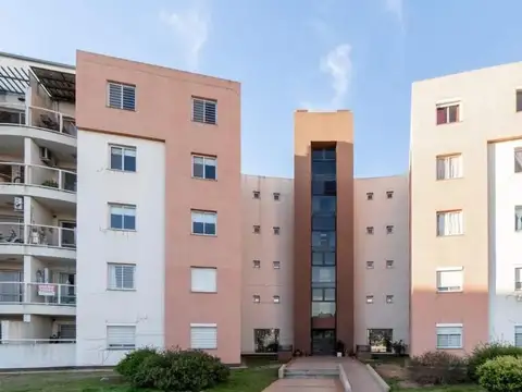 Se vende dpto luminoso en balcones del chateau