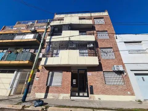 Alquiler departamento rosario 1 dormitorio echesortu luminoso escalera
