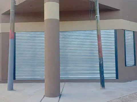 Amplio y versatil local comercial av. francia y dean funes