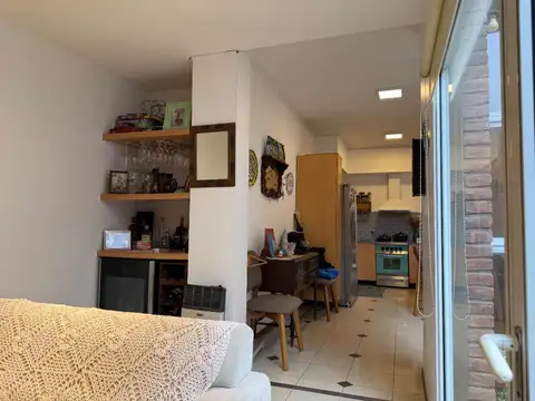 Depto 2 dormi con patio y cochera en venta lourdes