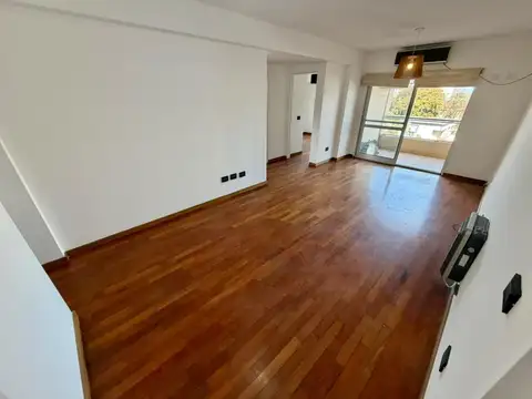 Paraguay 2393 piso 5