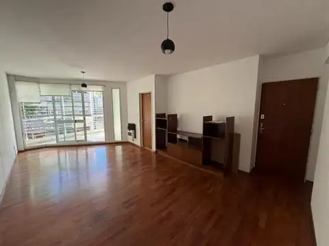 Departamento en venta dos dormitorios, patio y cochera en barrio martin - rosario