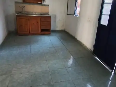 Alquiler casa tipo ph de 2 ambientes en mariano acosta