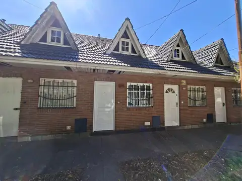 Alquiler de duplex de 2 ambientes y medio con patio en ramos mejia