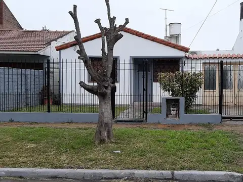 Casa alquiler, condarco al 2200, quilmes 3 ambientes
