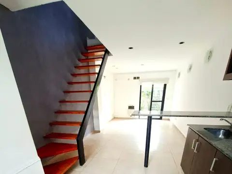 Espectacular dúplex en castelar de 50 mts