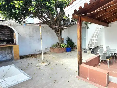 Alquiler de ph 2 ambientes c/cochera en  isidrio casanona