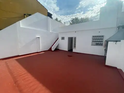Alquiler dpto. 2 amb y 1/2. c/cochera.balcon. cochera. patio. parrilla.  s/expensas. caseros