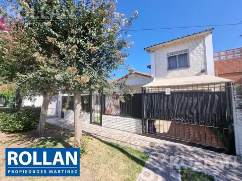 Alquiler chalet  6 amb con cochera y fondo libre en villa adelina