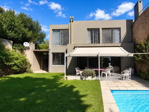 Casa en alquiler sobre calle gobernador arana, la horqueta