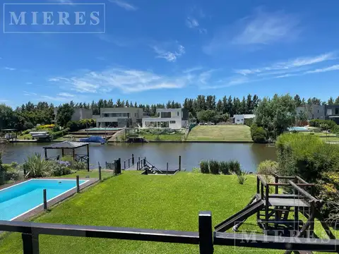 Casa en alquiler anual sobre lote al rio en el barrio san marco, villa nueva.