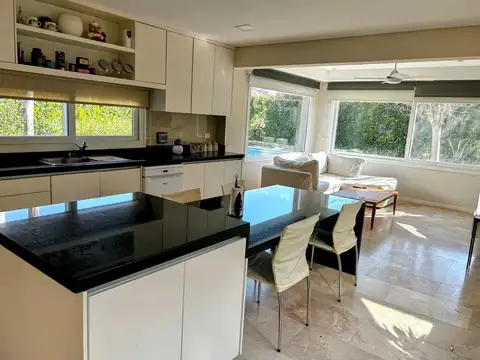 Casa chalet  en alquiler en ayres plaza, pilar, g.b.a. zona norte