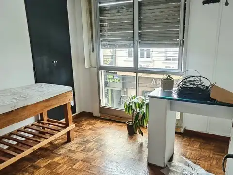 Departamento 2 ambientes zona centrica ramos mejía, exclusivo para uso comercial - profesional