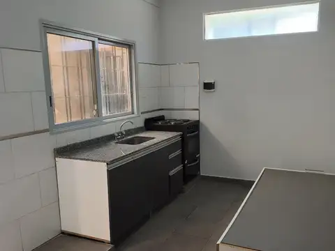 Departamento 1 ambiente. no paga expensas. mariano moreno 3799 avellaneda.