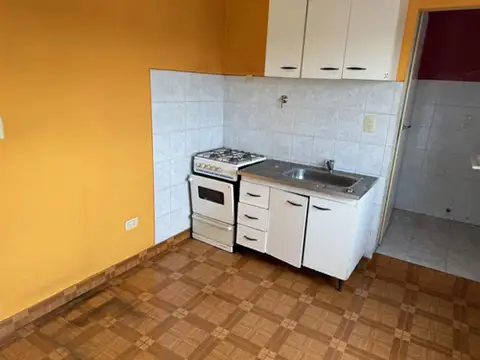 Depto 3 amb  en 2*piso con vista al frente