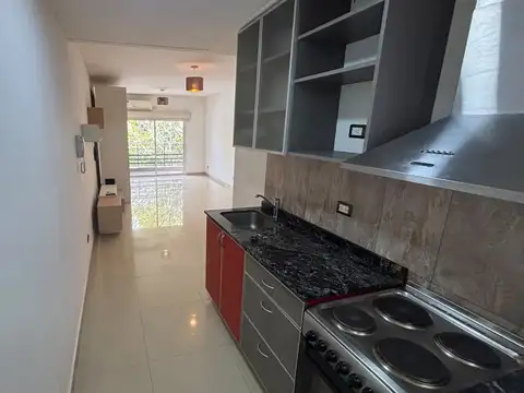 Alquiler monoambiente con balcón y garage-lavalle 2344