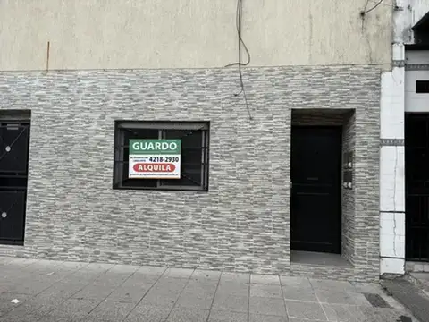 Departamento al frente de 2 amb