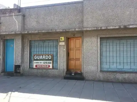 Casa al frente de 3 ambientes