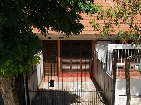 Venta duplex 2 ambientes c/ patio santa teresita